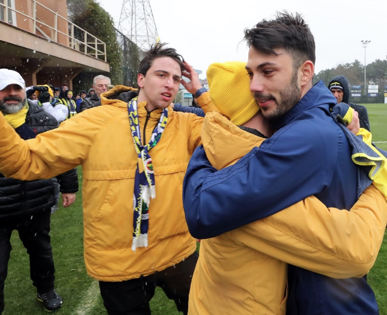Fenerbahçeli taraftarlardan derbi öncesi ziyaret - Resim: 1