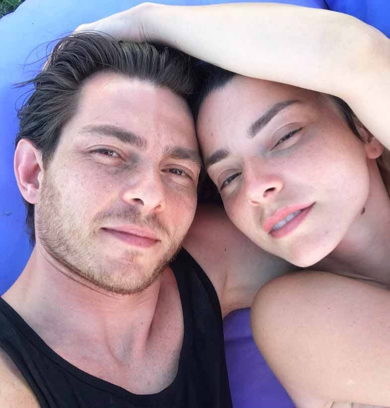 Merve Boluğur'dan olay yatak pozu! Sosyal medyaya damga vurdu - Resim: 1