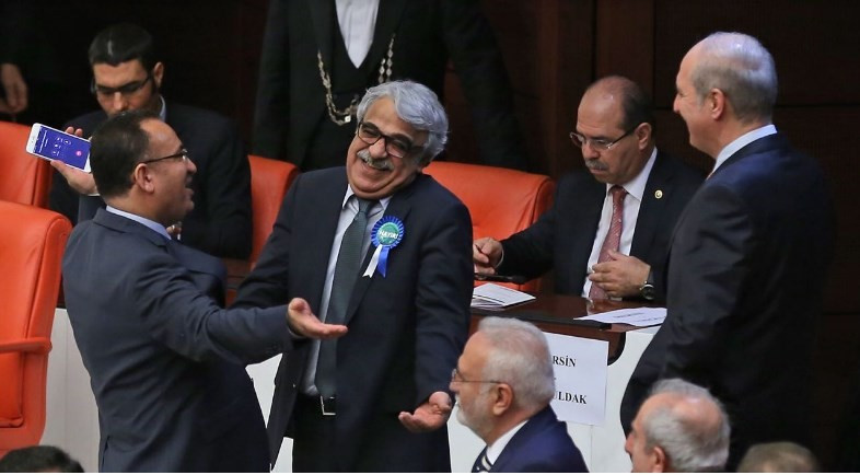 Sosyal medyada patlayan AK parti - CHP elele fotoğrafı - Resim: 3