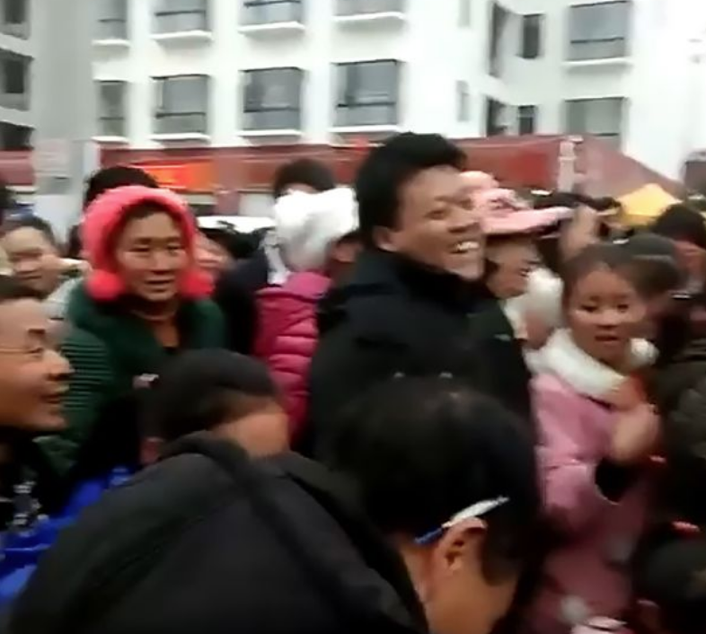 Kocasını başka kadınla bastı öfkeli eş teşhir etti çırılçıplak soyup... - Resim: 3