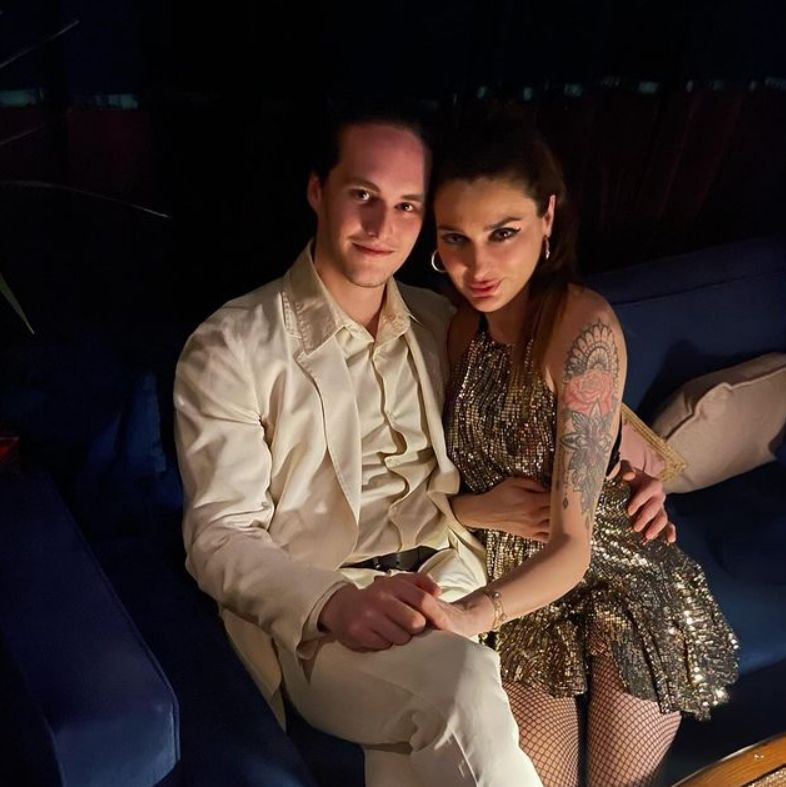 Megastar Tarkan'ın sevgilisi olarak tanınmıştı! Bilge Öztürk 22 yaş küçük sevgisiyle denizde aşka geldi - Resim: 2