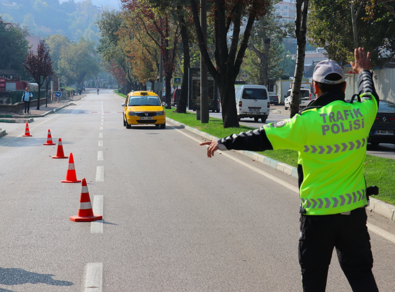 Trafikte yeni dönem başlıyor, bir dönem bitiyor! Artık taşımak zorunlu değil - Resim: 4