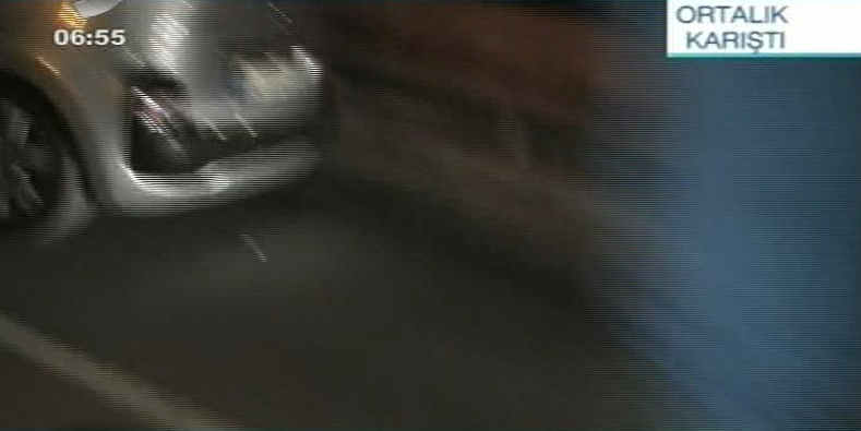 Fenerbahçe taraftarıyla polis birbirine girdi - Resim: 4