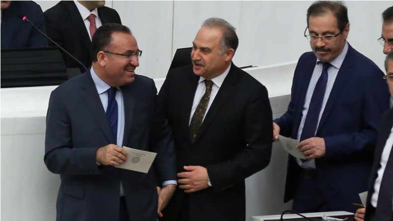 Sosyal medyada patlayan AK parti - CHP elele fotoğrafı - Resim: 2