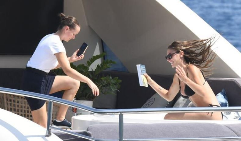 Şeyma Subaşı'nın 'Bodrum yangınında okuduğu kitabı'nı elinden düşürmüyor - Resim: 3