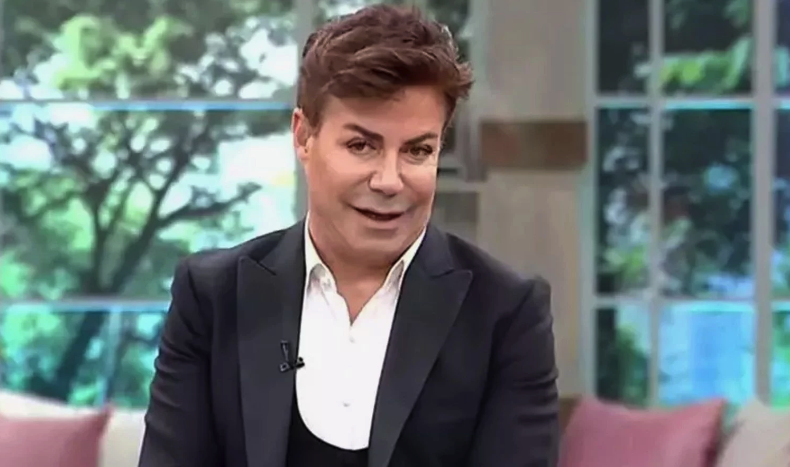 Fatih Ürek'e veda günü... Ünlü sanatçı bugün son yolculuğuna uğurlandı - Resim: 3