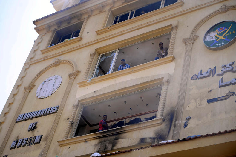 Müslüman Kardeşler Genel Merkezi'ne saldırı - Resim: 4