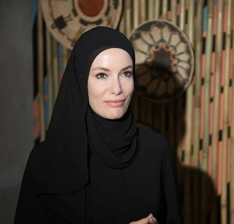 Gamze Özçelik ile eşi Reshad Strik'ten reklam projesi - Resim: 1