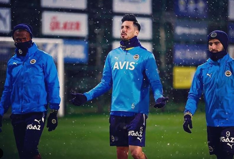 Fenerbahçeli Jose Sosa Melisa Döngel ile aşk mı yaşıyor? Şarkıcı eşi Carolina'dan boşandı - Resim: 3