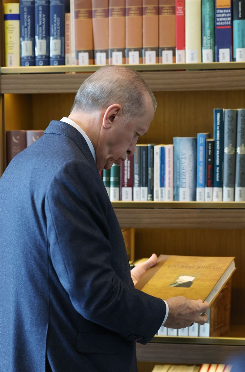 Cumhurbaşkanı Erdoğan, AK Kütüphane'yi ziyaret etti - Resim: 3