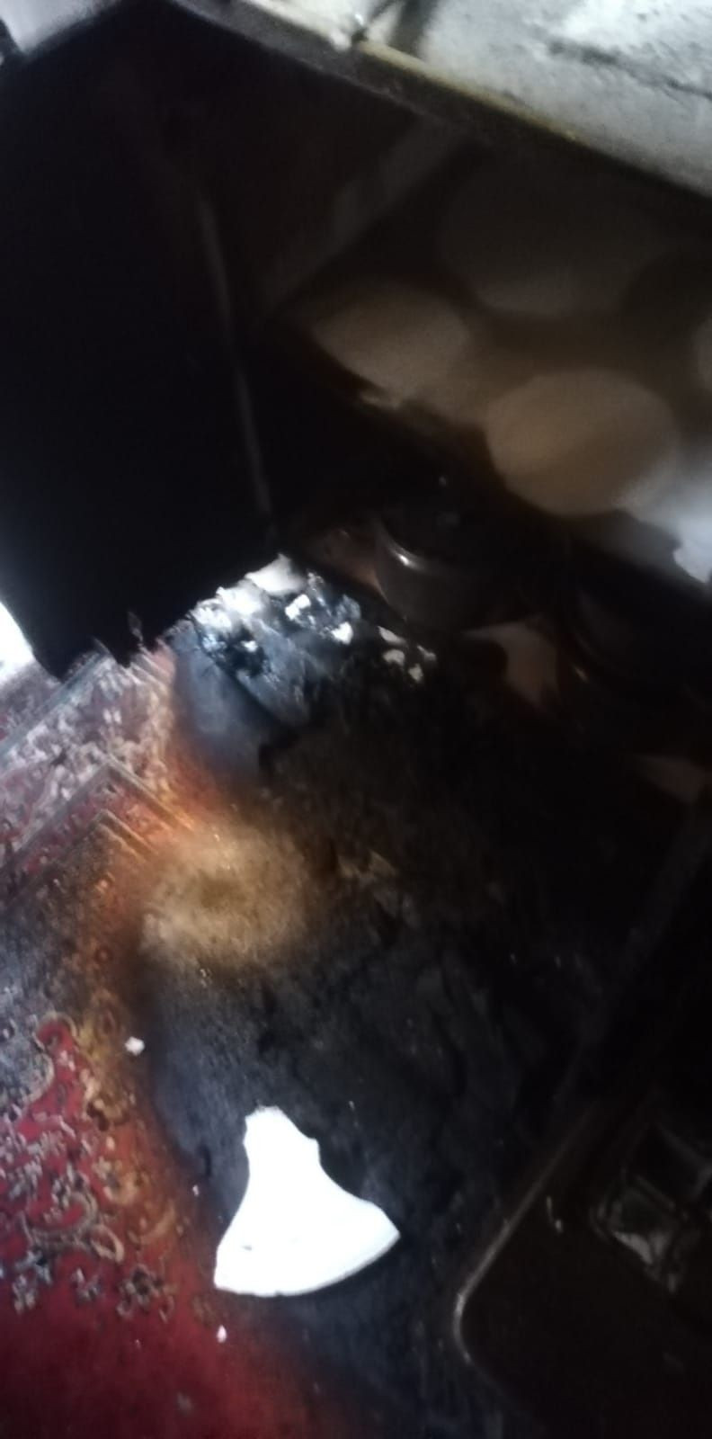 Bursa'da bir kadın 'Şeytanı yakıyorum' diyerek evini yaktı - Resim: 3