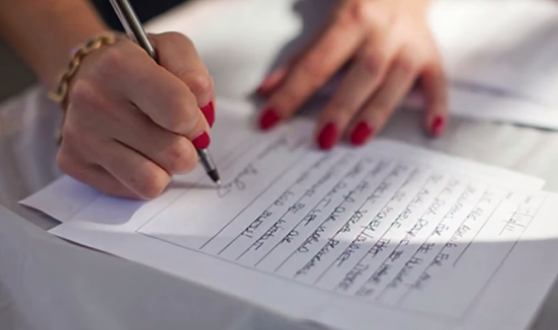 Kocasını denemek için yatağın altına saklandı ama hiç beklemediği bir şey oldu  - Resim: 3