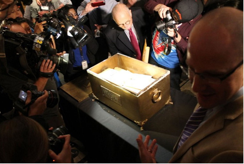 Yüz yıllık kapsül açıldı! İşte içinden çıkanlar - Resim: 4