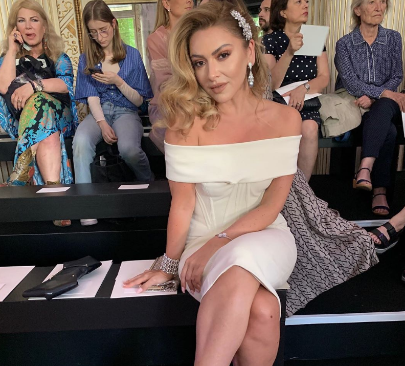 Cesur dansları sonrası ilk kez konuştu Hadise açtı ağzını yumdu gözünü - Resim: 1