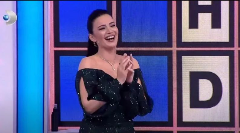 Çarkıfelek'in hostesiydi son hali herkesi şaşırttı! Emel Özkızıltaş sosyal medyayı salladı: 'Mükemmel ötesi' - Resim: 3