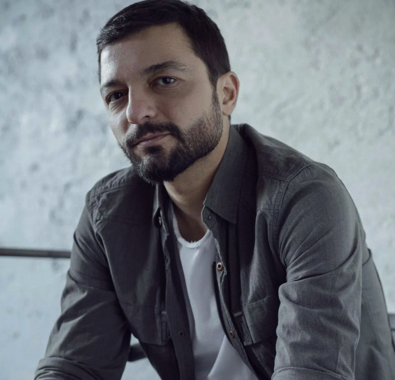 Şarkıcı Mehmet Erdem aldığı o haberle yıkıldı! Haberi duyanlar yanına koştu - Resim: 4