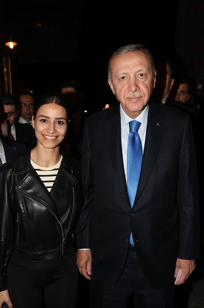 Cumhurbaşkanı Erdoğan gençlerle kafede bir araya geldi - Resim: 4