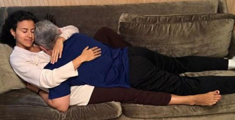 Onun işi bu haftada 20 saat tanımadığı insanlarla... - Resim: 4