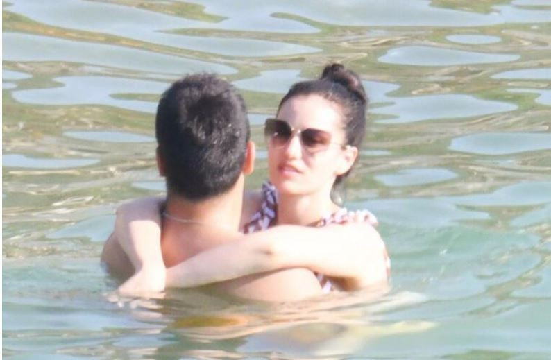 Bodrum'da Fahriye Evcen Burak Özçivit romantizmi! Denizde aşk... - Resim: 2