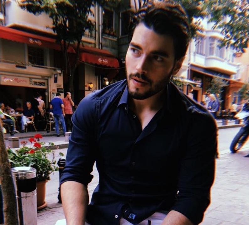 Akın Akınözü'nün sevgilisi Sandra Pestemalciyan'dan takdirlik hareket - Resim: 4