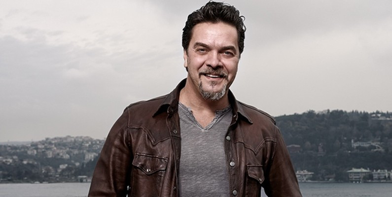 Beyaz'ın Barselona kaçamağı! Balkonda bir kadınla yakalandı - Resim: 3