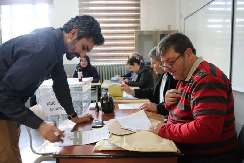 Türkiye sandık başında, işte Türkiye'den seçim manazaraları... - Resim: 1