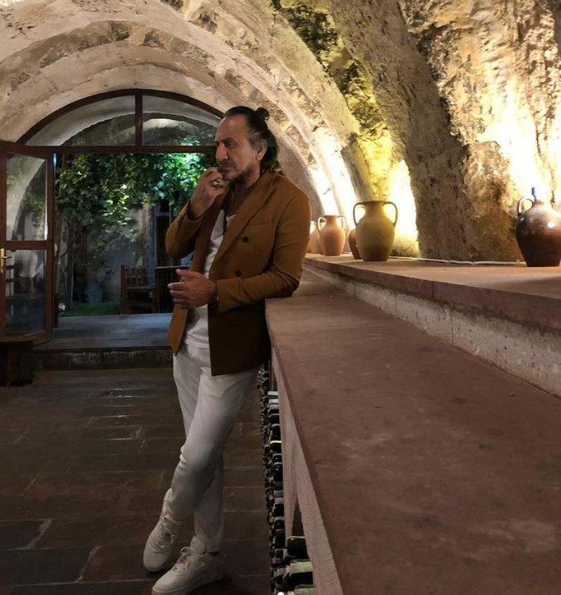 Arka Sokaklar Hüsnü Çoban gitti yerine başkası geldi! İşte Özgür Ozan'ın yeni tarzı - Resim: 4