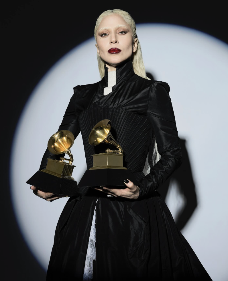 Lady Gaga'dan güzel haber! Bebeği kucağında ilkk görüntü cinsiyeti... - Resim: 2