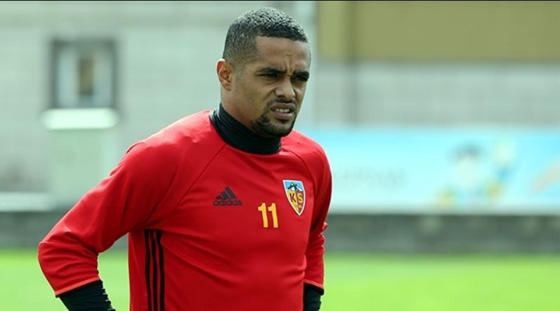 Süper Lig'in eski yıldızı eşini öldüresiye dövdü! Dehşete düşüren görüntüler ortaya çıktı - Resim: 1