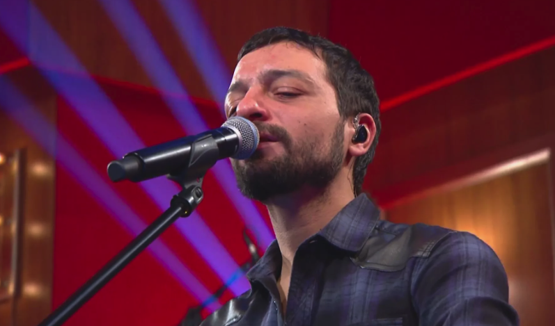 Şarkıcı Mehmet Erdem aldığı o haberle yıkıldı! Haberi duyanlar yanına koştu - Resim: 2