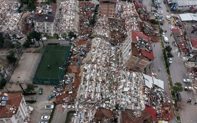 Bir mahalle böyle yerle bir oldu! İşte depremin yıktığı Hatay ve Kahramanmaraş'tan yürek yakan fotoğraflar - Resim: 3