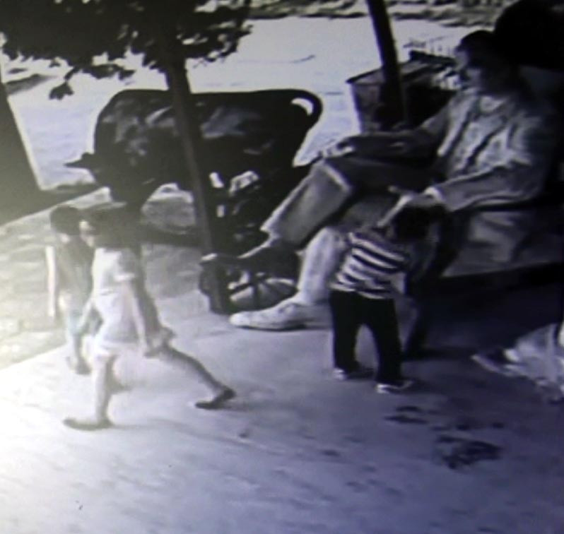 Miniklerden duygulandıran hareket sıraya girip tek tek elini öptüler! - Resim: 4