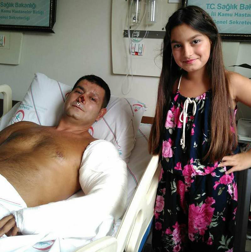 Polis kızının babasına yazdığı şiiir sosyal medyada paylaşılıyor - Resim: 1