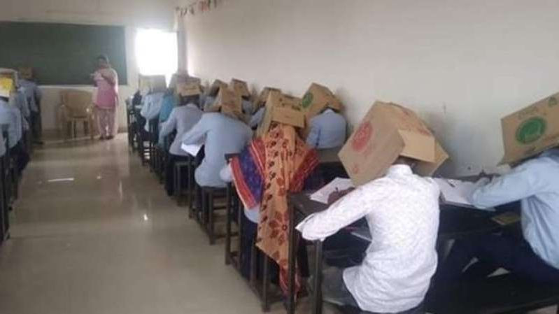 Hindistan'nın Hababam Sınıfı! Öğrenciler kapya çekmesin diye... - Resim: 4