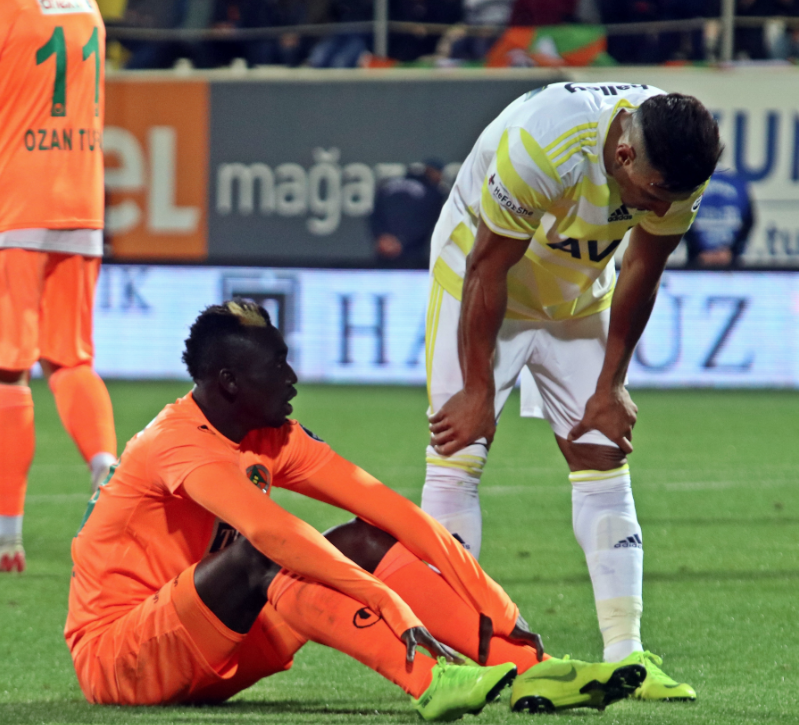 Rezalet sonrası bomba yorum: Fener'i dut gibi salladılar - Resim: 2