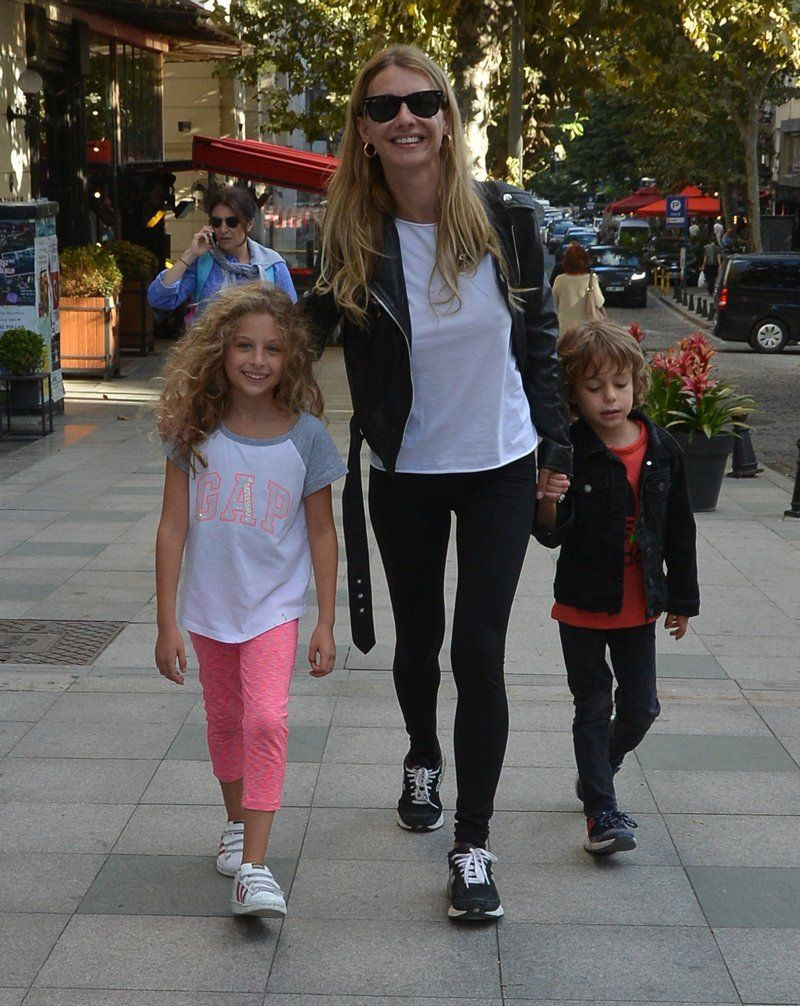 Tuba Ünsal annesi gözleri önünde öldürülen Almira'ya sahip çıktı! - Resim: 4