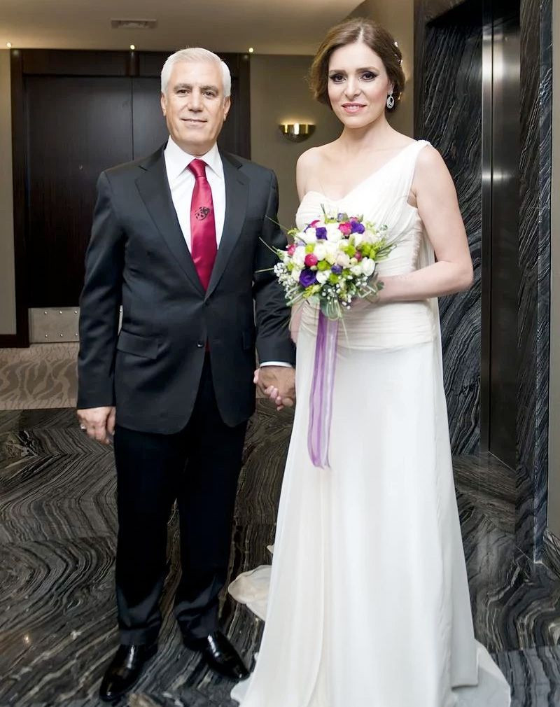 Mustafa Bozbey'in eşi Seden Baştimur kimdir kızı Side Bozbey de gözaltında - Resim: 2