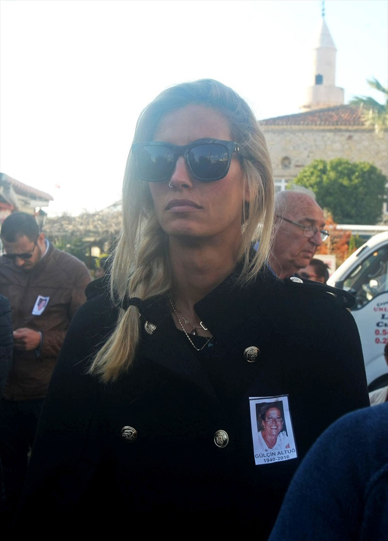 Sanatçı Emre Altuğ'un acı günü! - Resim: 3