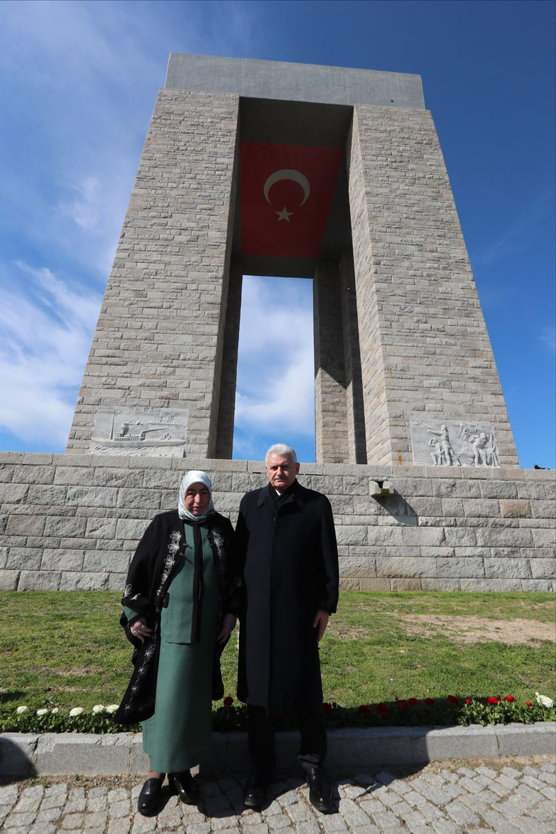 Binali Yıldırım Şehitler Abidesi’nde düzenlenen törende - Resim: 4