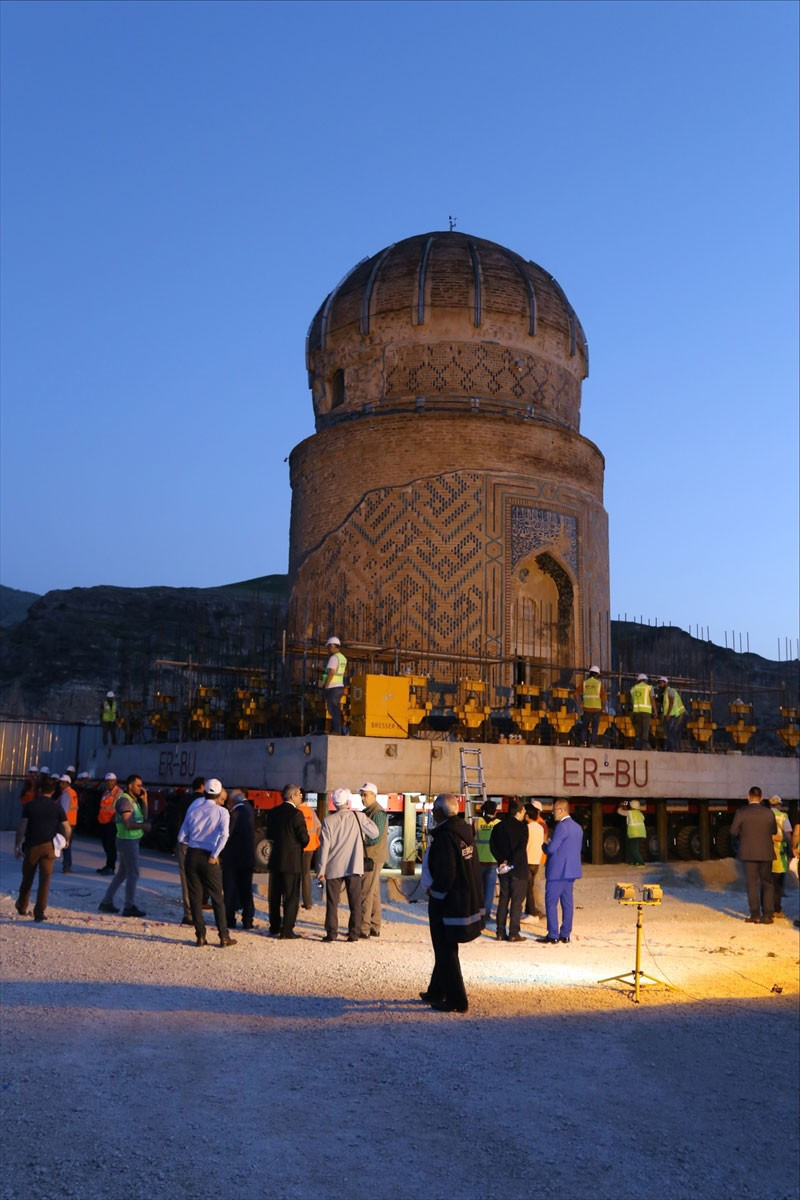 550 yıllık Zeynel Bey Türbesi taşınıyor dünyada böylesi yapılmadı - Resim: 1