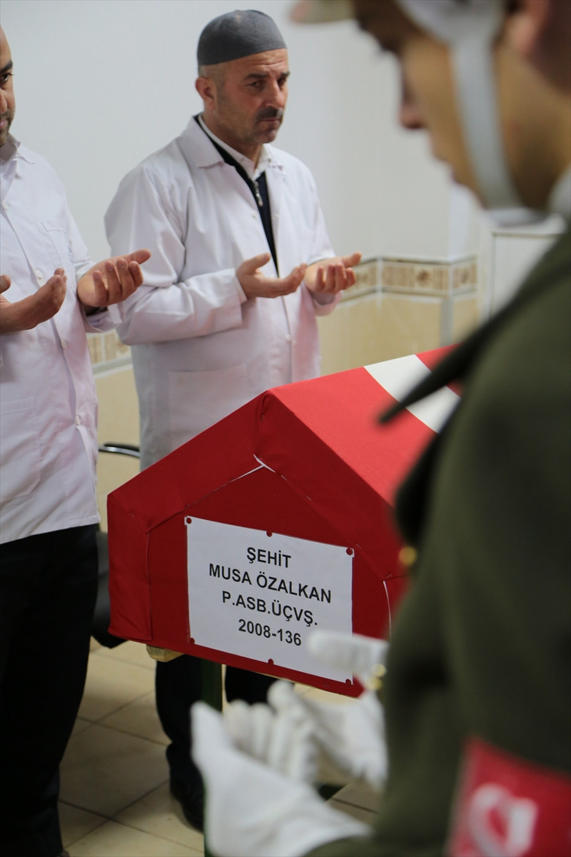 Afrin şehidi astsubay dualarla uğurlandı - Resim: 2