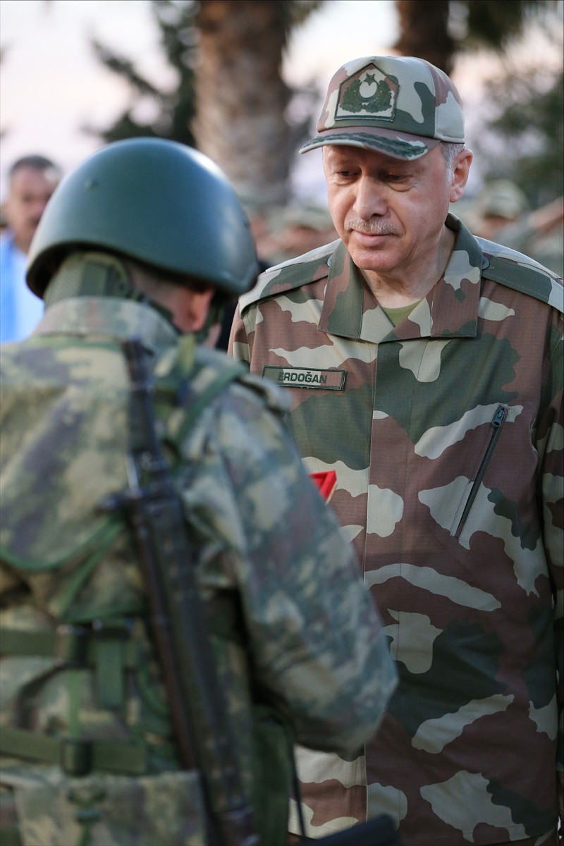 Erdoğan ilk kez askeri üniforma giydi! İşte başkomutan Recep Tayyip Erdoğan - Resim: 2