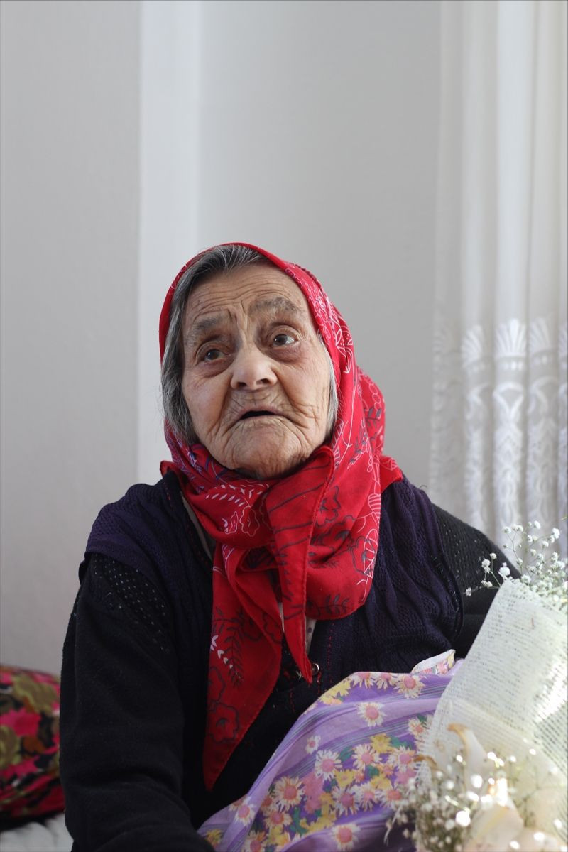 107 yaşında doğum günü kutlanan Feriye nine uzun yaşamın sırrını söyledi - Resim: 3