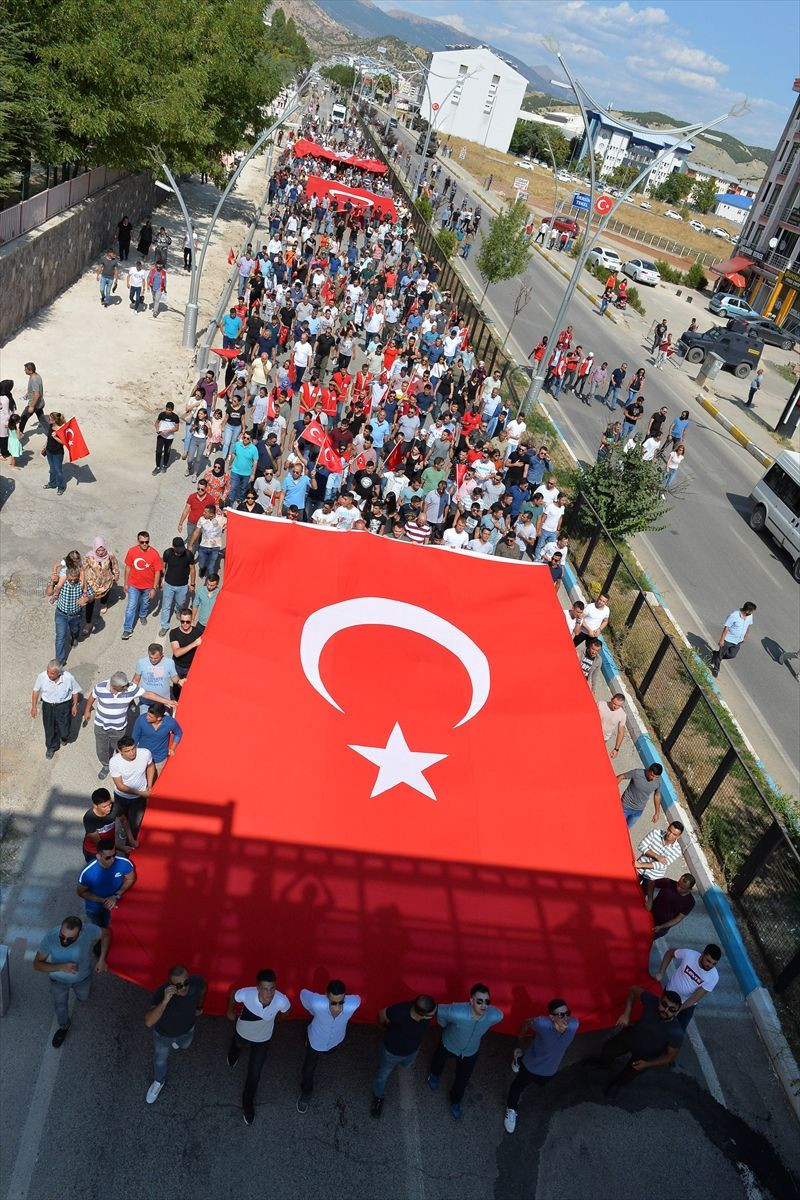 Tunceli vatandaşlar sokağa döküldü teröre lanet yürüyüşü - Resim: 2