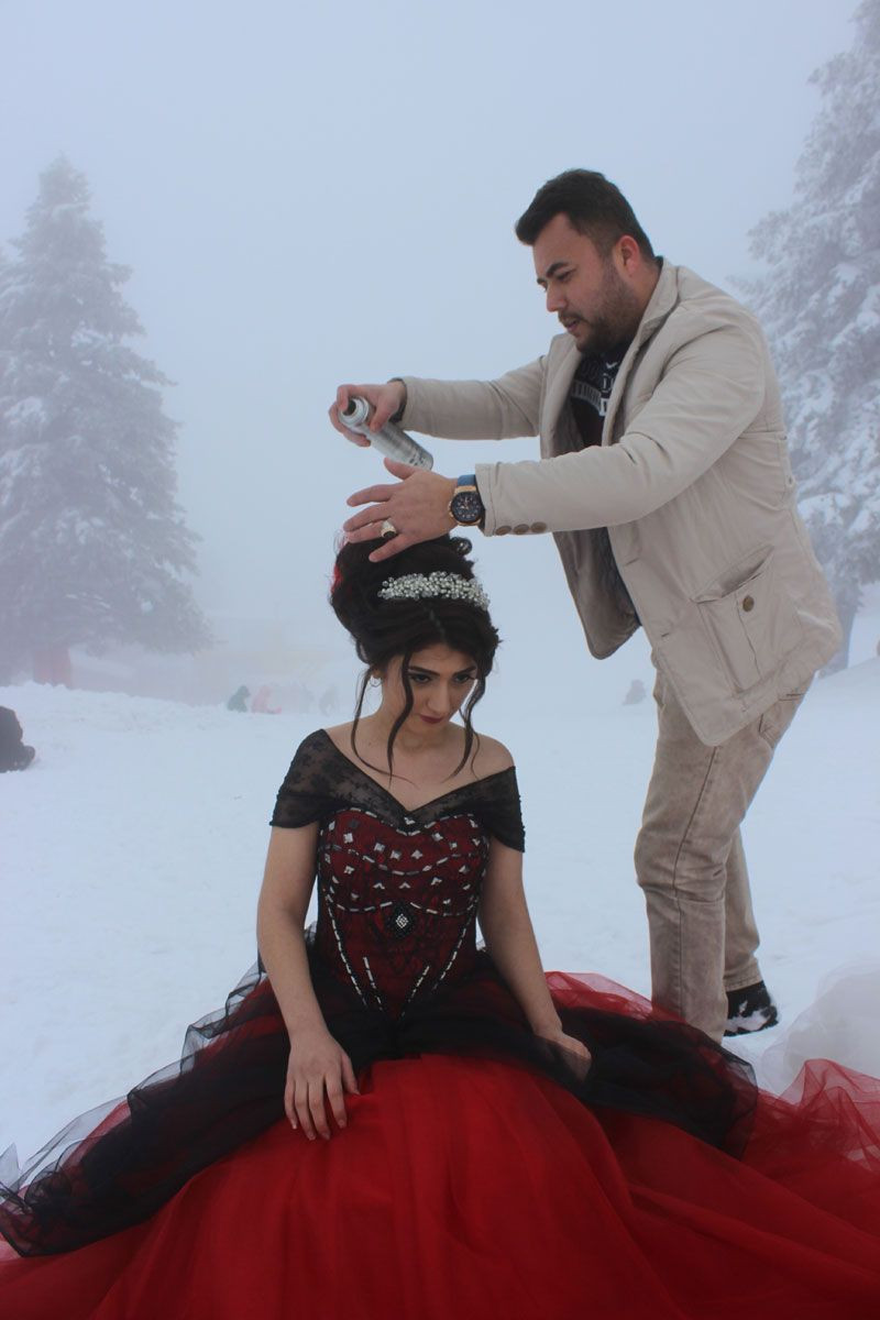 Uludağ'da herkes kaydı onlar gelin saçı yaptı - Resim: 4