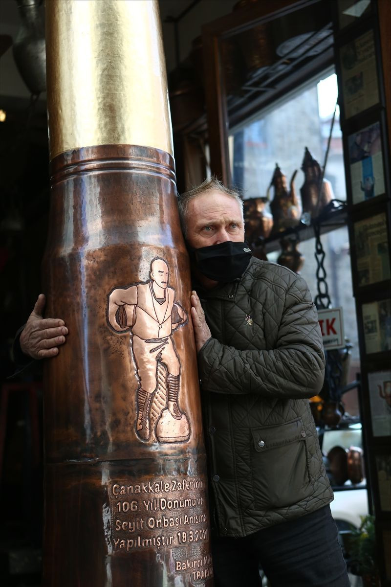 Bakır ustası Ali Çavuş Seyit Onbaşı anısına 2 metre 61 santimetrelik top mermisi yaptı - Resim: 2