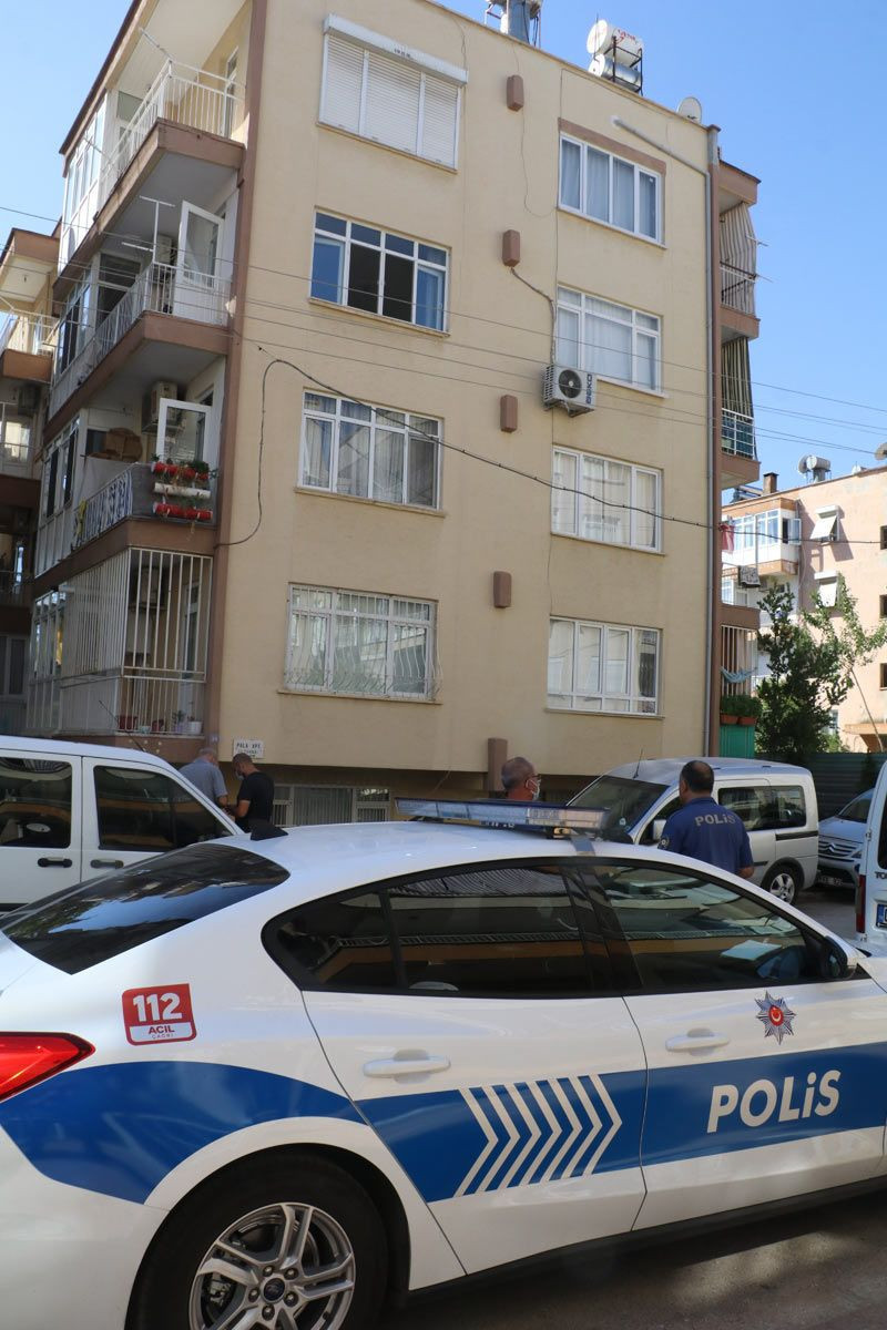 Antalya’da genç kadın arkadaşının evinde ölü bulundu sosyal medya hesabındaki yazı dikkat çekti - Resim: 2
