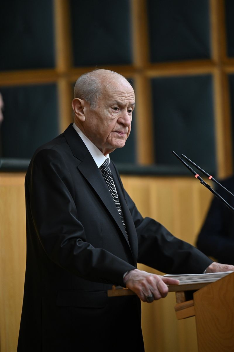 MHP lideri Devlet Bahçeli'nin rozet ve yüzüğü dikkat çekti! - Resim: 2