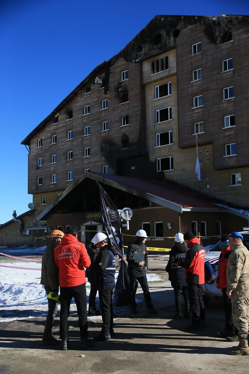 Çevre, Şehircilik ve İklim Değişikliği Bakanlığı ekibi, Grand Kartal Otel'de inceleme yaptı - Resim: 2