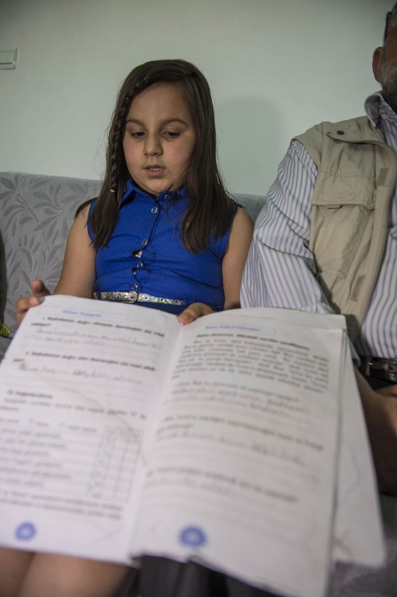 Kitabı yırttığı için hüngür hüngür ağlamıştı şimdi gülüyor - Resim: 4